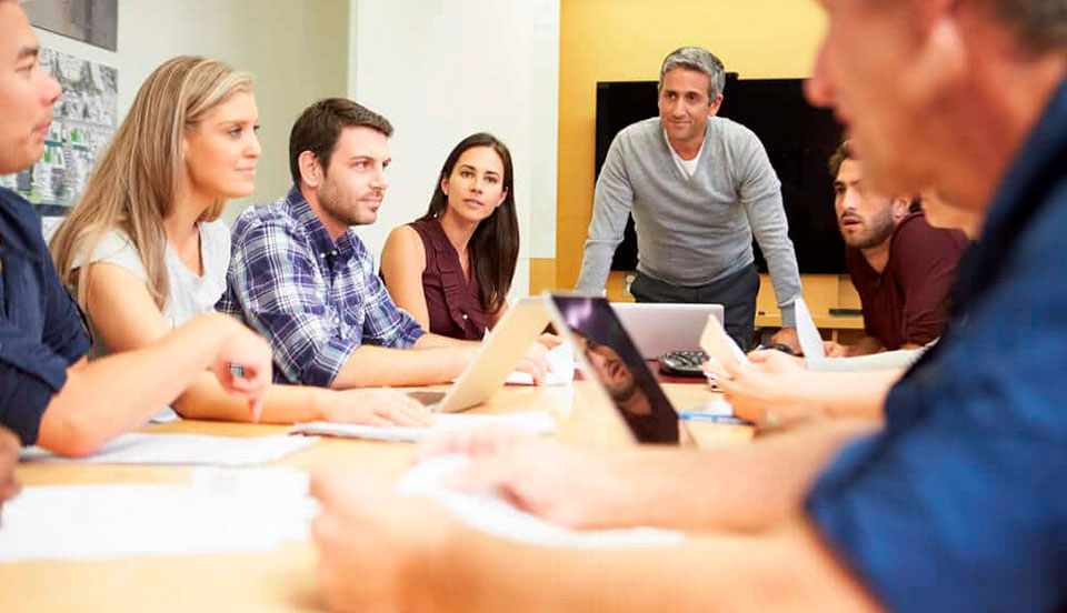 Você sabe como fazer dinâmicas de grupo em excursões empresariais?